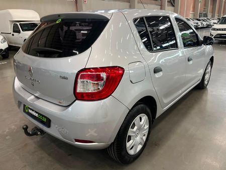 2016-Renault-Sandero-900T-Expression_6