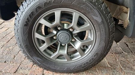 2022-Suzuki-Jimny-15-GLX-Auto_15