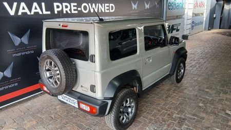 2022-Suzuki-Jimny-15-GLX-Auto_6