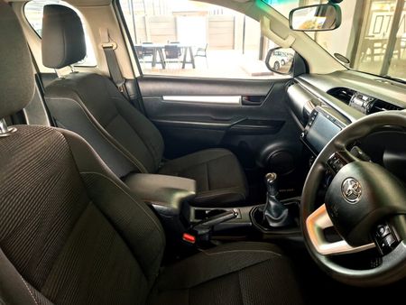 2023-Toyota-Hilux-24-GD-6-Raised-Body-Raider-Extended-Cab_9