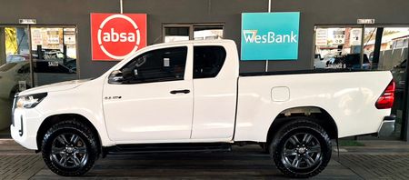 2023-Toyota-Hilux-24-GD-6-Raised-Body-Raider-Extended-Cab_3