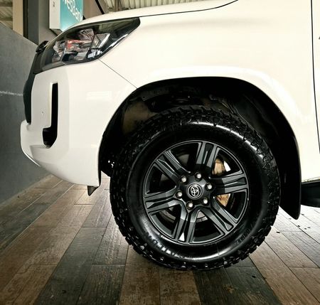2023-Toyota-Hilux-24-GD-6-Raised-Body-Raider-Extended-Cab_7