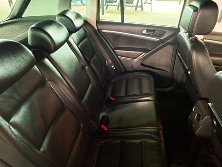 2012-Volkswagen-Tiguan-20-TDI-Sport-Style-4Motion-Auto_9