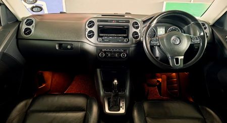 2012-Volkswagen-Tiguan-20-TDI-Sport-Style-4Motion-Auto_11