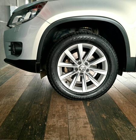 2012-Volkswagen-Tiguan-20-TDI-Sport-Style-4Motion-Auto_8