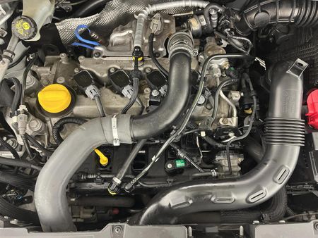 2018-Renault-Clio-IV-12T-GT-Line-88kW_9