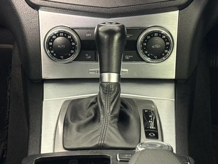 2010-Mercedes-Benz-C-Class-C-200-CGI-BE-Avantgarde-Auto_10