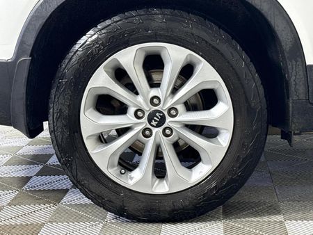 2014-Kia-Sorento-22-Auto_7