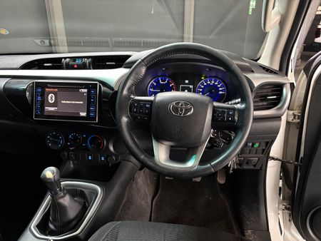 2017-Toyota-Hilux-28-GD-6-Raised-Body-Raider-Extended-Cab_9