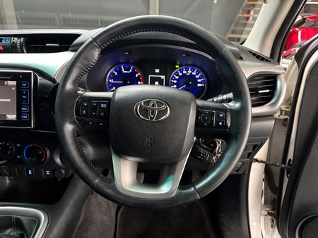 2017-Toyota-Hilux-28-GD-6-Raised-Body-Raider-Extended-Cab_10