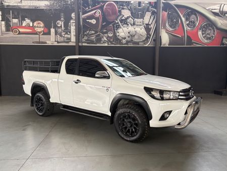 2017-Toyota-Hilux-28-GD-6-Raised-Body-Raider-Extended-Cab_4