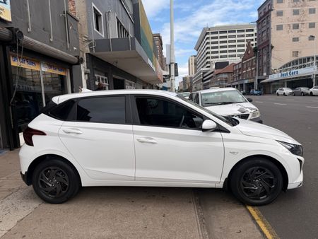 2025-Hyundai-i20-12-Premium_16