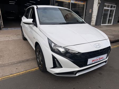 2025-Hyundai-i20-12-Premium_19