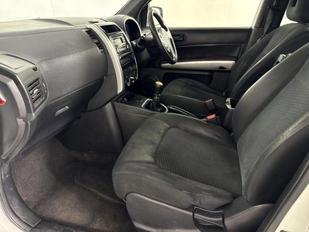 2013-Nissan-X-Trail-20-dCi-4x2-XE_5