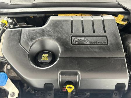 2018-Land-Rover-Discovery-Sport-20i4-D-HSE_13