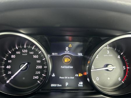 2018-Land-Rover-Discovery-Sport-20i4-D-HSE_2