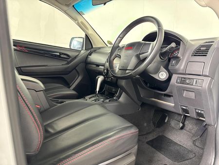 2022-Isuzu-D-Max-300-X-Rider-Auto-Double-Cab_9