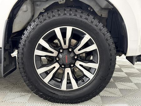2022-Isuzu-D-Max-300-X-Rider-Auto-Double-Cab_4