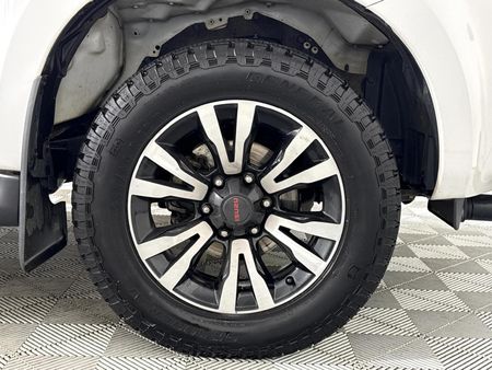2022-Isuzu-D-Max-300-X-Rider-Auto-Double-Cab_5