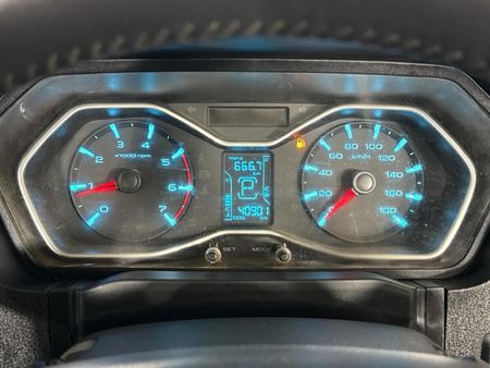 2024-Mahindra-Pik-Up-22-mHawk-S11-4x4-Auto-Double-Cab_2