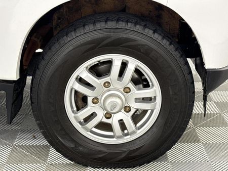 2024-Mahindra-Pik-Up-22-mHawk-S11-4x4-Auto-Double-Cab_4