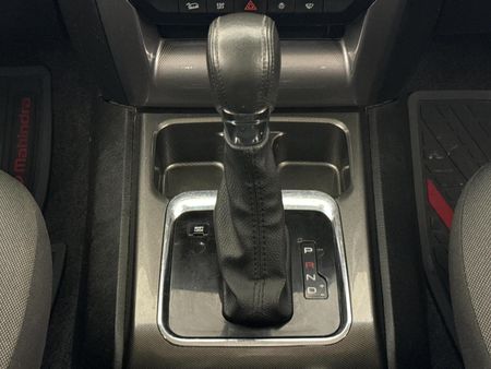 2024-Mahindra-Pik-Up-22-mHawk-S11-4x4-Auto-Double-Cab_7