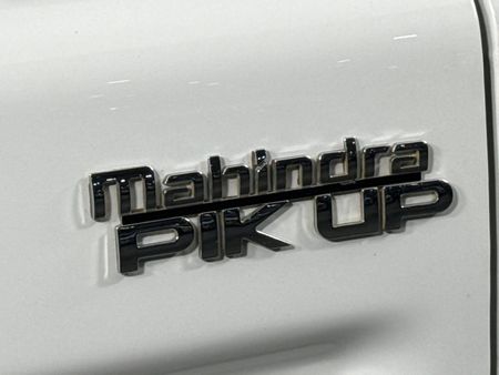 2024-Mahindra-Pik-Up-22-mHawk-S11-4x4-Auto-Double-Cab_8