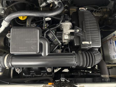 2021-Renault-Triber-10-Dynamique_12