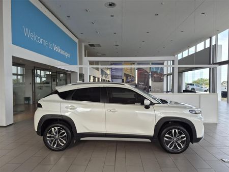 2025-Toyota-Starlet-Cross-15XR-Auto_1