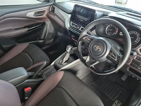 2025-Toyota-Starlet-Cross-15XR-Auto_2