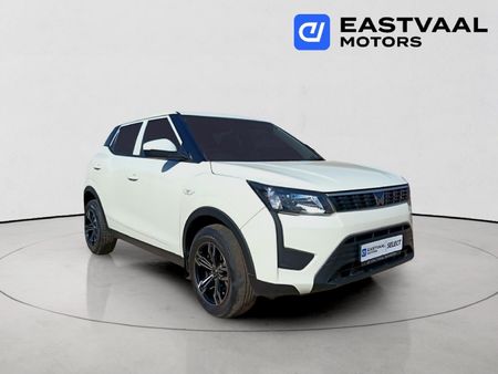 2024-Mahindra-XUV-300-12T-SE-W4_0
