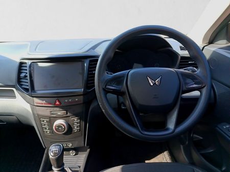 2024-Mahindra-XUV-300-12T-SE-W4_15