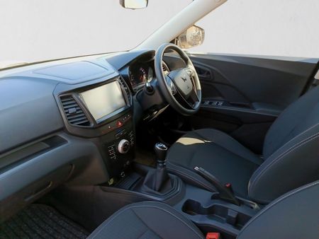 2024-Mahindra-XUV-300-12T-SE-W4_17
