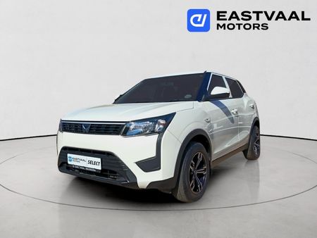 2024-Mahindra-XUV-300-12T-SE-W4_2