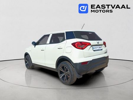 2024-Mahindra-XUV-300-12T-SE-W4_4