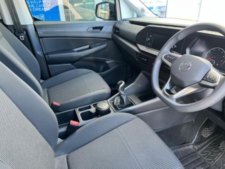 2025-Volkswagen-Caddy-Kombi-16i-7-seat_4