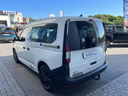 2025-Volkswagen-Caddy-Kombi-16i-7-seat_5