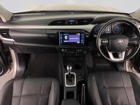 2016-Toyota-Hilux-40-V6-Raider-4x4-Double-Cab-Auto_11