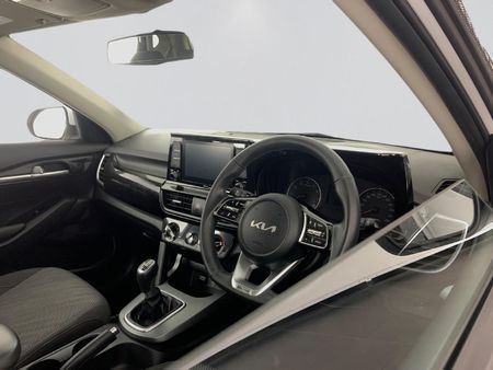 2022-Kia-Seltos-16-EX_10