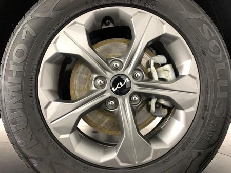 2022-Kia-Seltos-16-EX_18