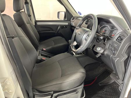 2022-Mahindra-Pik-Up-22-mHawk-S11-Auto-Double-Cab_9