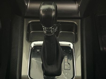 2022-Mahindra-Pik-Up-22-mHawk-S11-Auto-Double-Cab_10