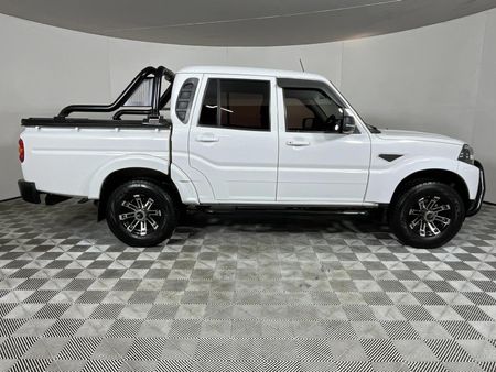 2022-Mahindra-Pik-Up-22-mHawk-S11-Auto-Double-Cab_16