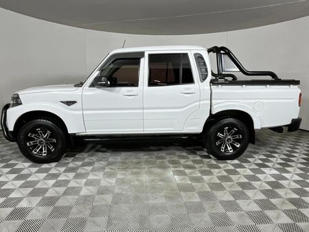 2022-Mahindra-Pik-Up-22-mHawk-S11-Auto-Double-Cab_18