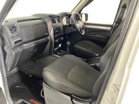 2022-Mahindra-Pik-Up-22-mHawk-S11-Auto-Double-Cab_8