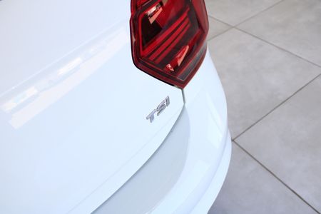 2020-Volkswagen-Polo-low-km-for-the-year_11