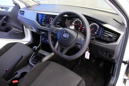 2020-Volkswagen-Polo-low-km-for-the-year_18