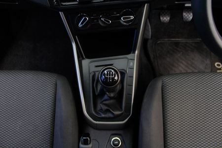 2020-Volkswagen-Polo-low-km-for-the-year_20