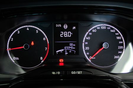 2020-Volkswagen-Polo-low-km-for-the-year_23