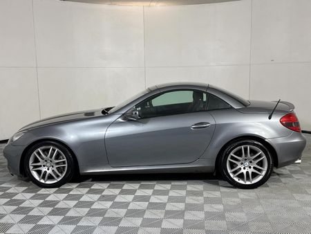 2010-Mercedes-Benz-SLK-350-Auto_12